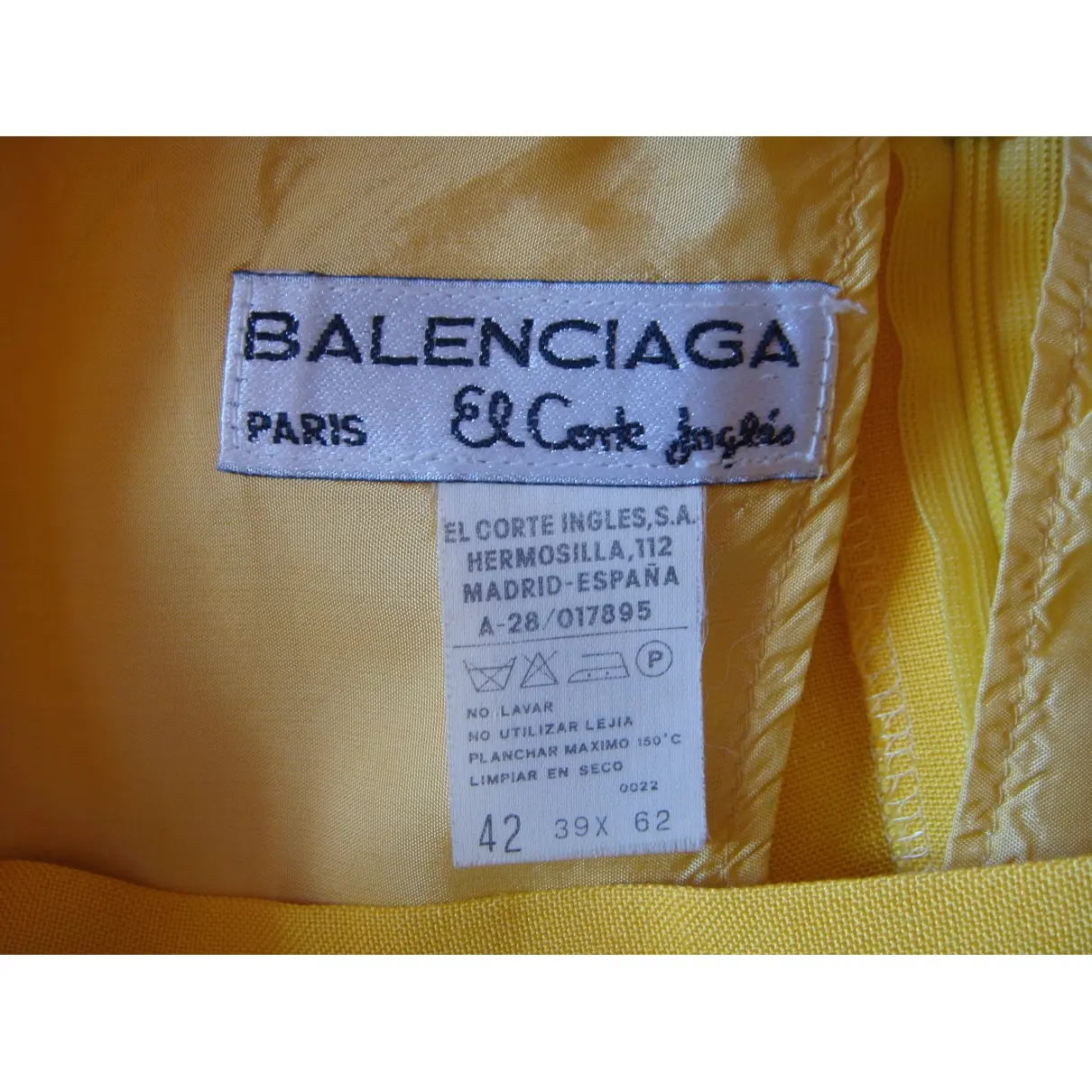 Buy Balenciaga Mid-length skirt online - Vintage