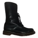 1914 (14 eye) leather boots Dr. Martens