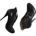 Leather ankle boots Mcq