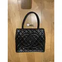 Médaillon leather handbag Chanel