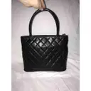Buy Chanel Médaillon leather tote online - Vintage