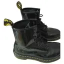 Patent leather laced boots Dr. Martens