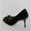 Velvet heels Chanel