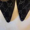Velvet heels Gucci