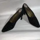 Velvet heels Saint Laurent - Vintage