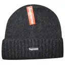 Box Logo wool hat Supreme