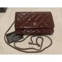 Wallet On Chain Timeless/Classique patent leather crossbody bag Chanel