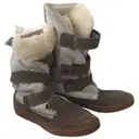 Faux fur snow boots Fendi