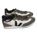 Low trainers Veja