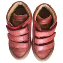 Leather trainers 10 Is