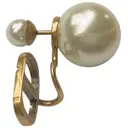 Pearl earrings Dior