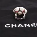 Camélia white gold ring Chanel