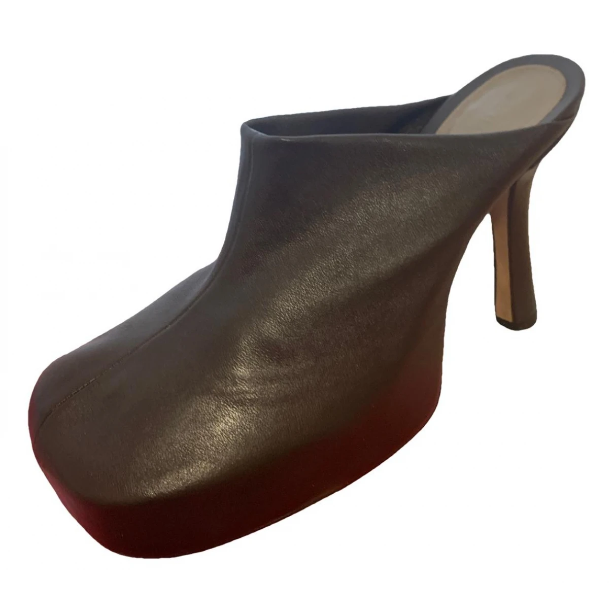 shoes Bottega Veneta mules & clogs for Female Leather 35.5 EU. Used condition