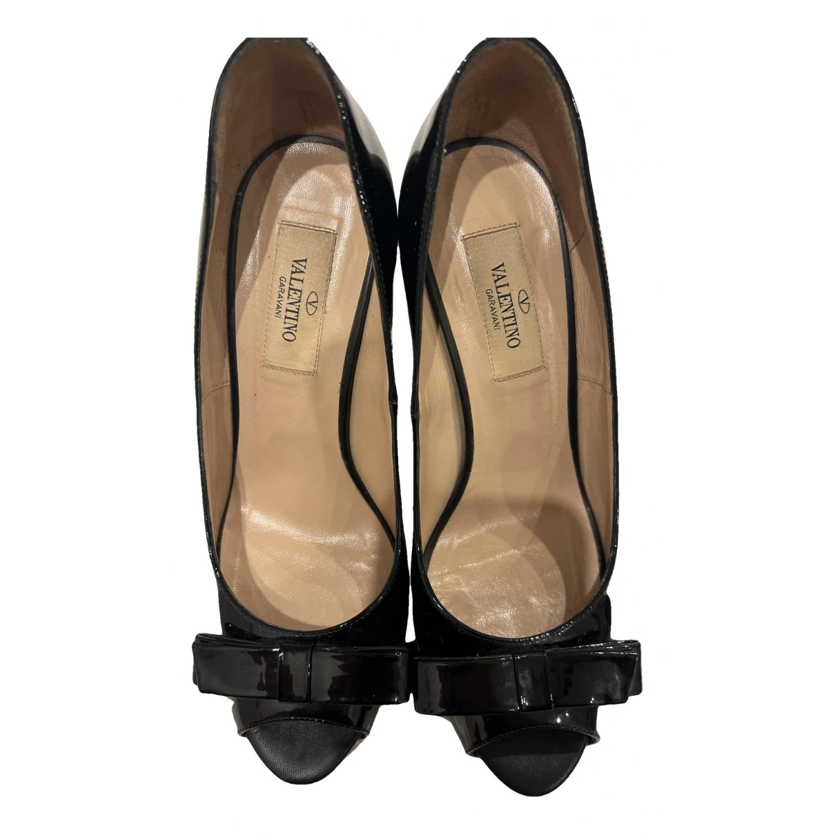 shoes Valentino Garavani sandals for Female Patent leather 36.5 EU. Used condition
