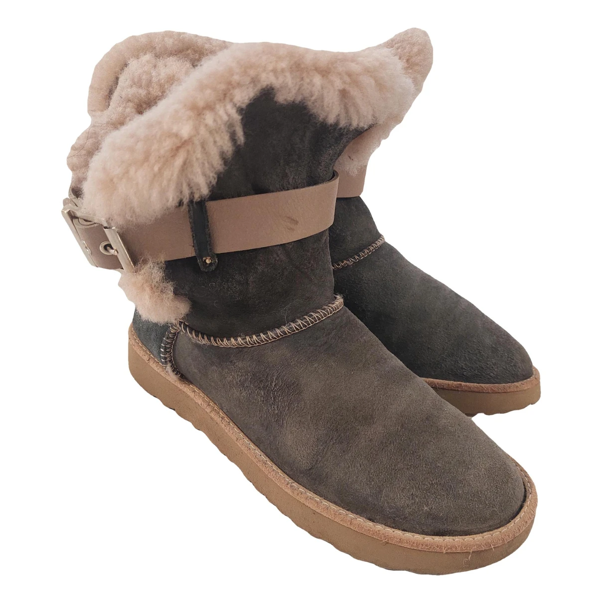 shoes Ugg boots for Female Suede 37 EU. Used condition