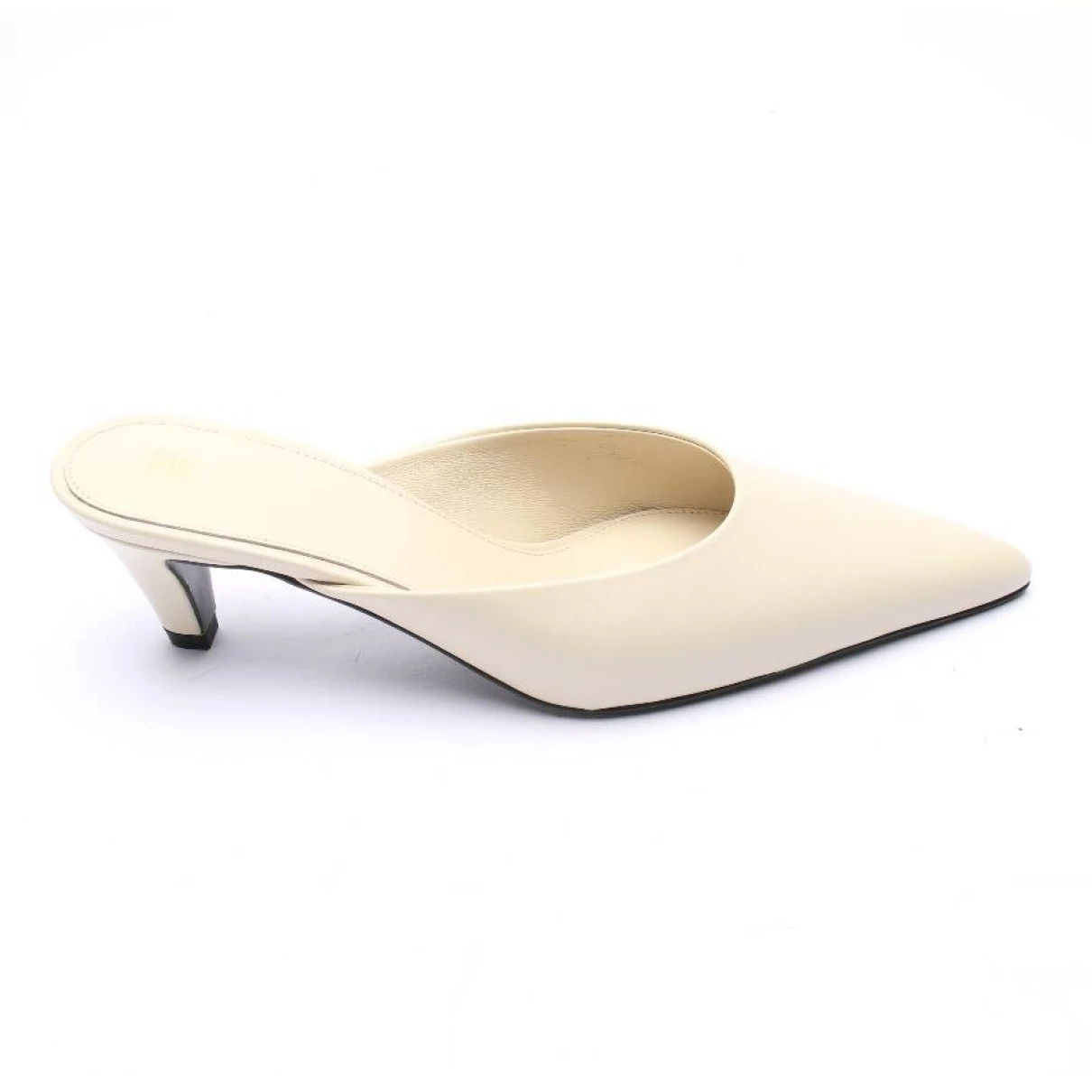 Pre-owned Totême Leather Heels In White
