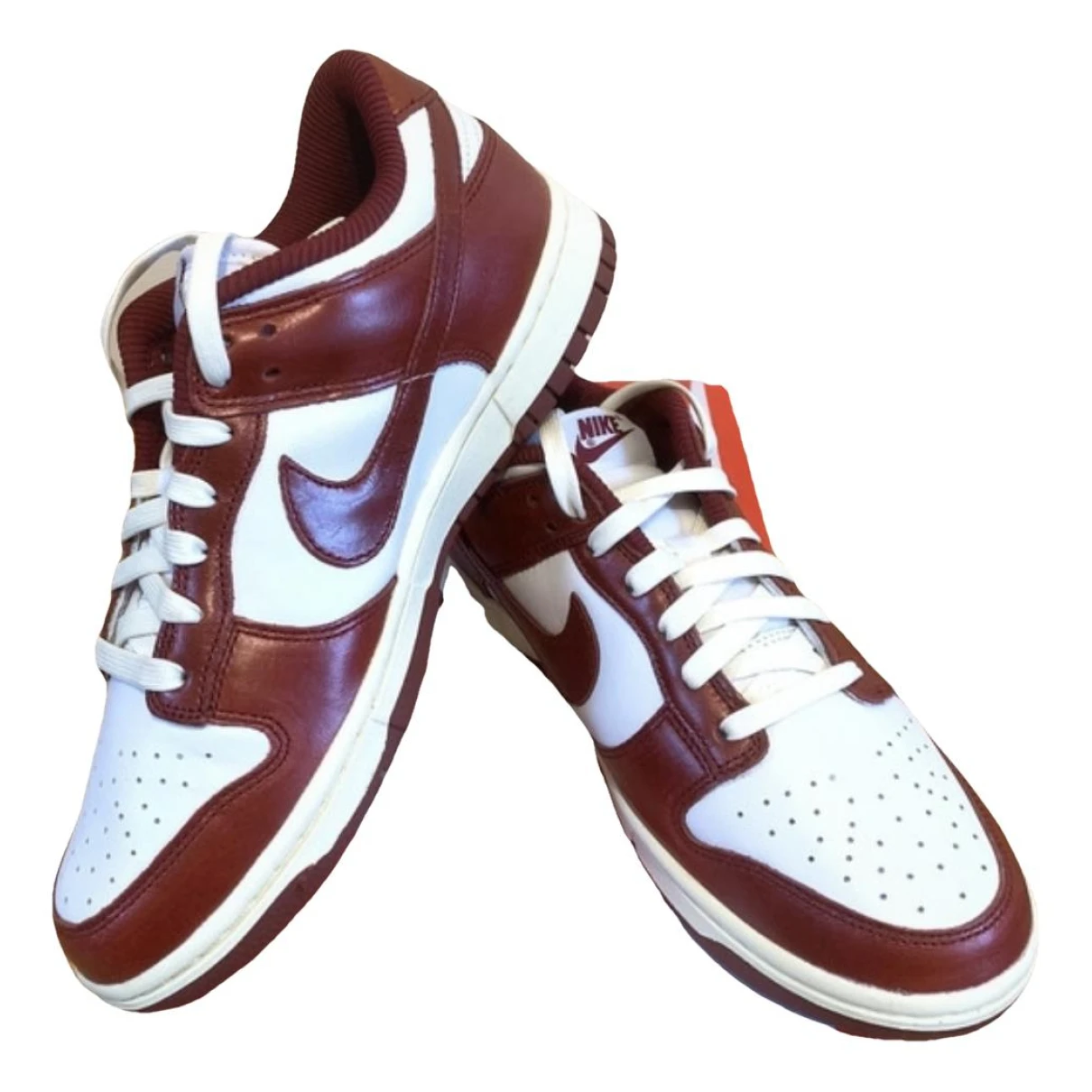 Pre-owned Nike Sb Dunk Low Leather Low Trainers In Burgundy