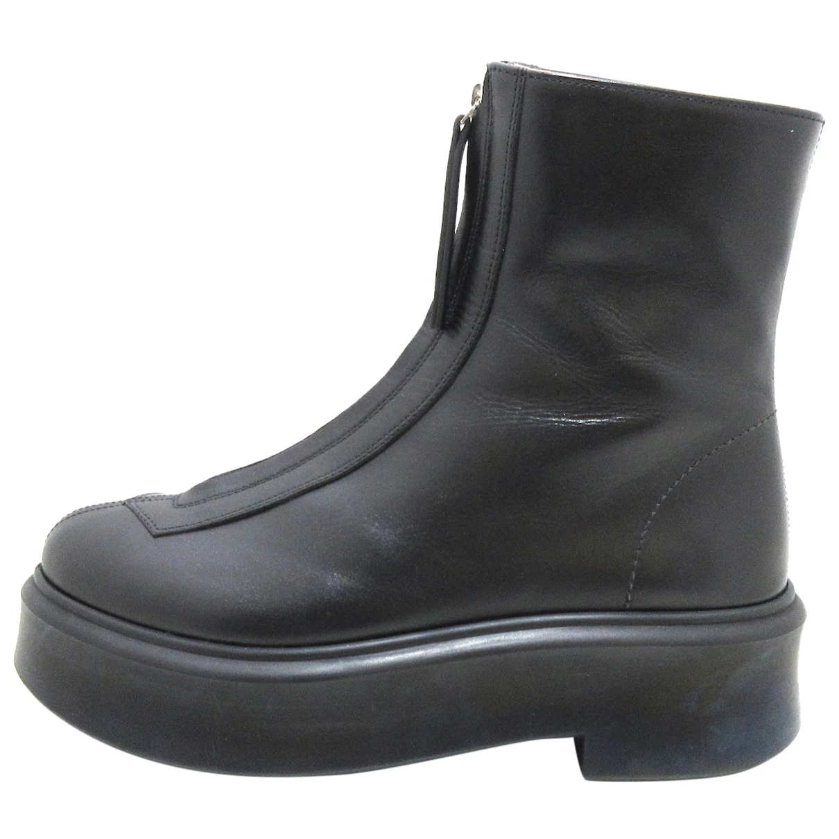Pre-owned The Row Leather Ankle Boots In Black