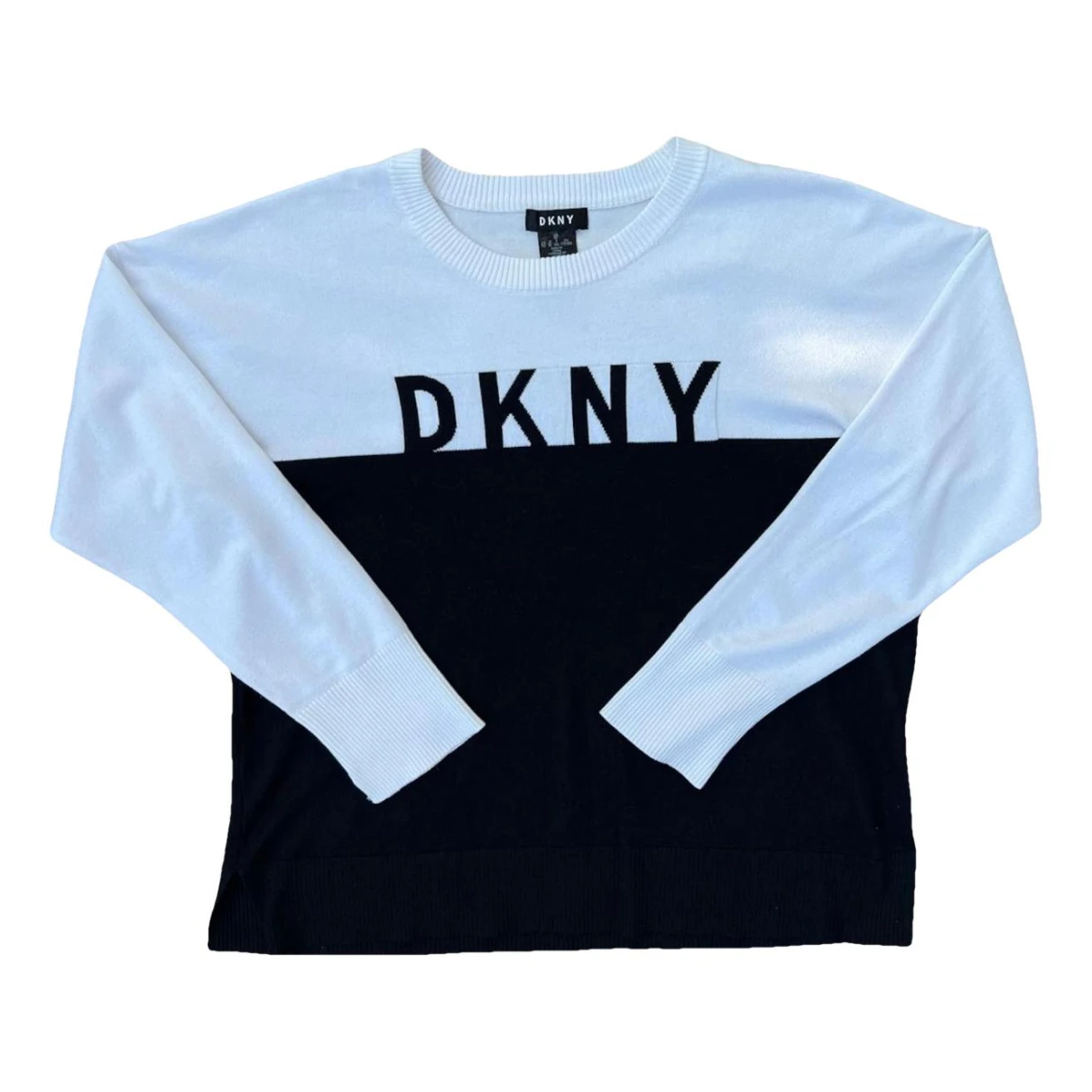 Pre-owned Dkny T-shirt In Black