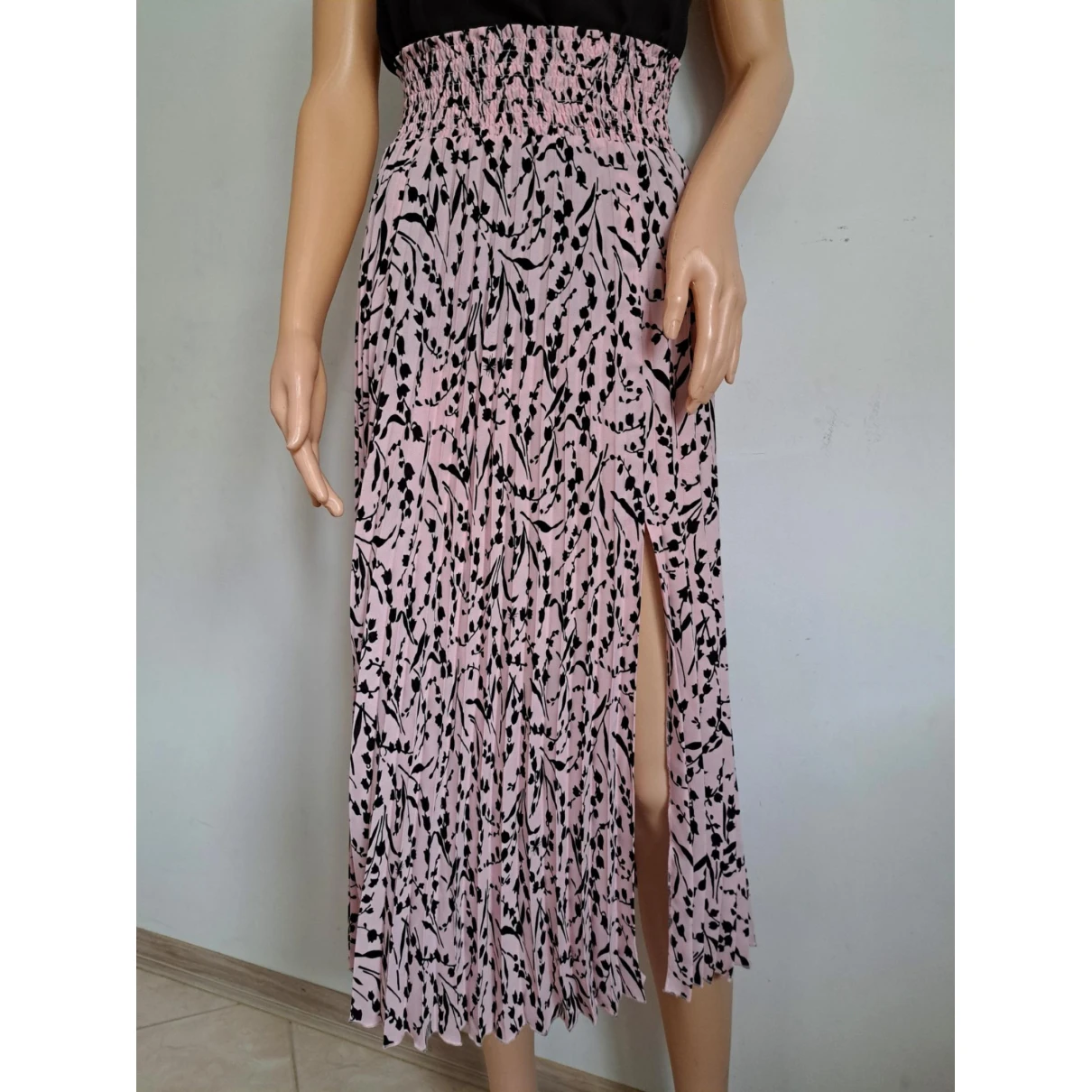 Pre-owned Maje Mid-length Skirt In Pink