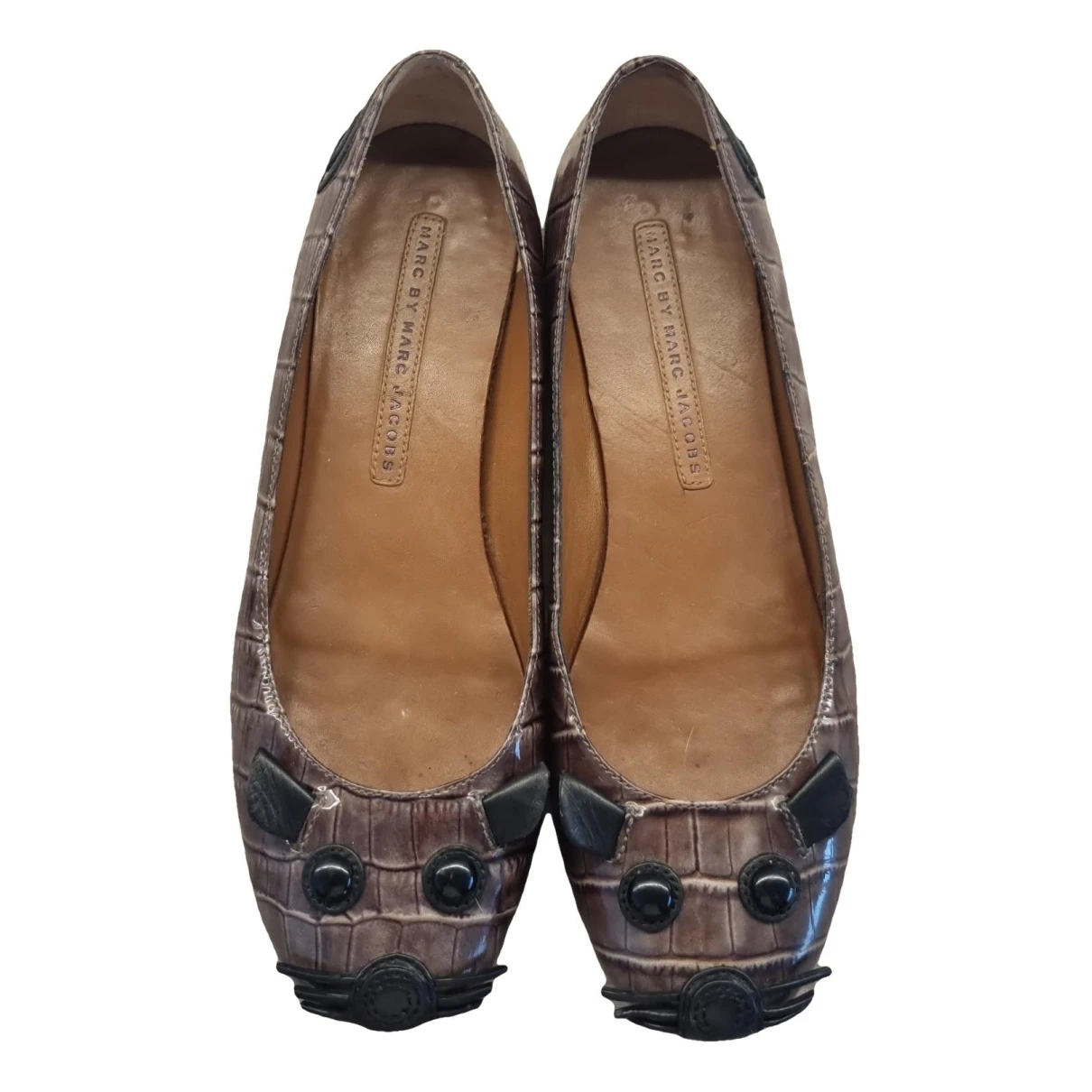 Pre-owned Marc By Marc Jacobs Patent Leather Ballet Flats In Khaki