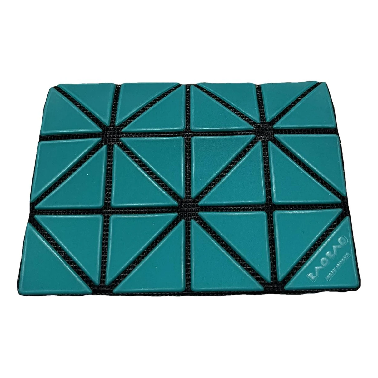 Pre-owned Issey Miyake Cloth Card Wallet In Green