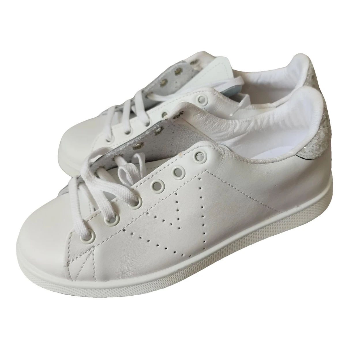 Pre-owned Victoria Leather Trainers In White