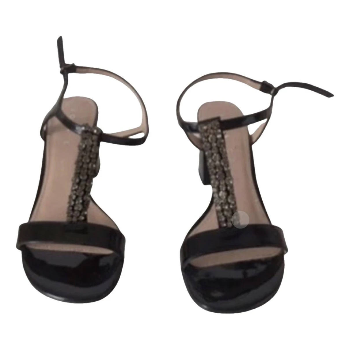 Pre-owned Lola Cruz Patent Leather Sandals In Black