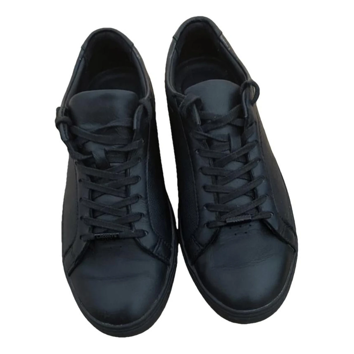 Pre-owned Lacoste Leather Low Trainers In Black