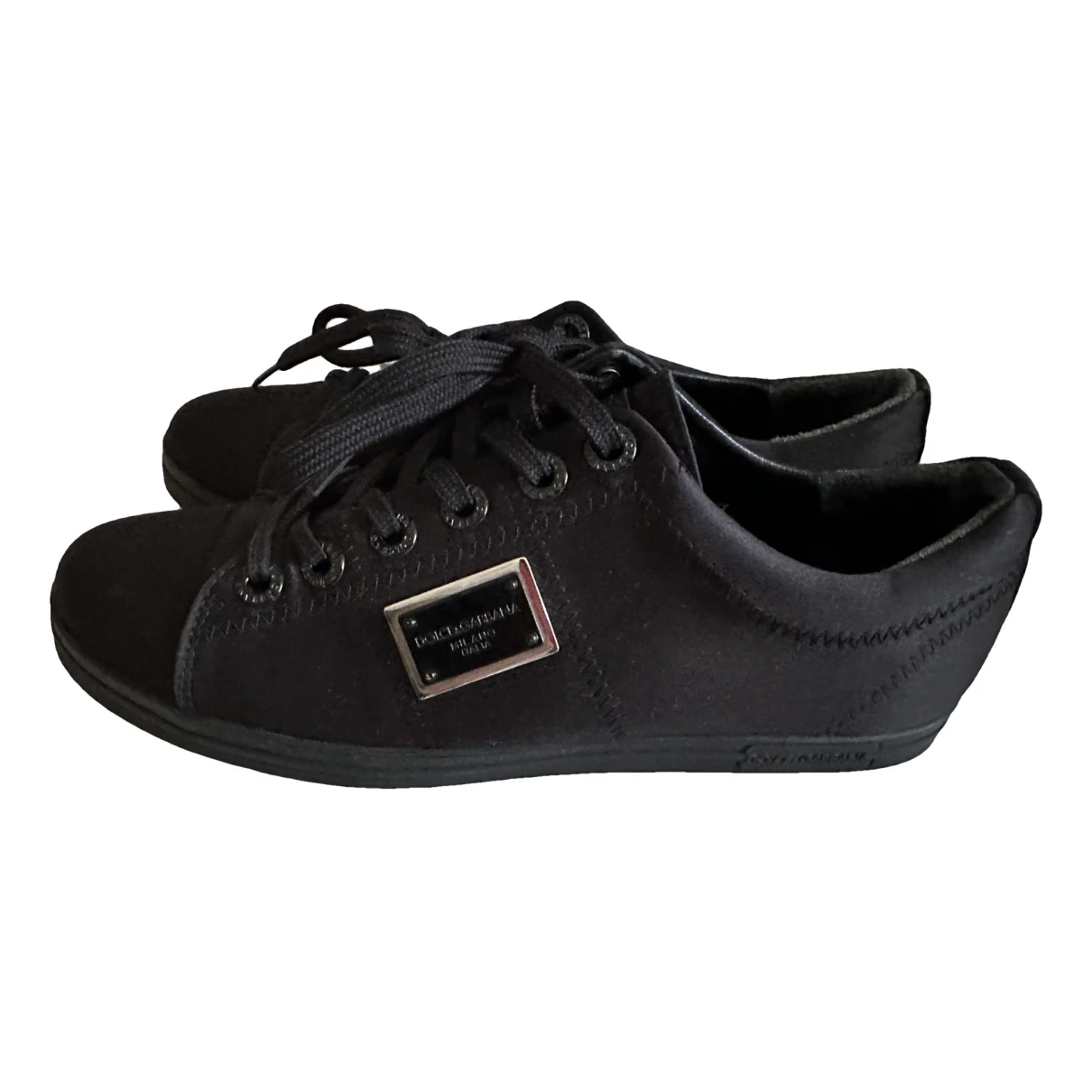 Pre-owned Dolce & Gabbana Trainers In Black