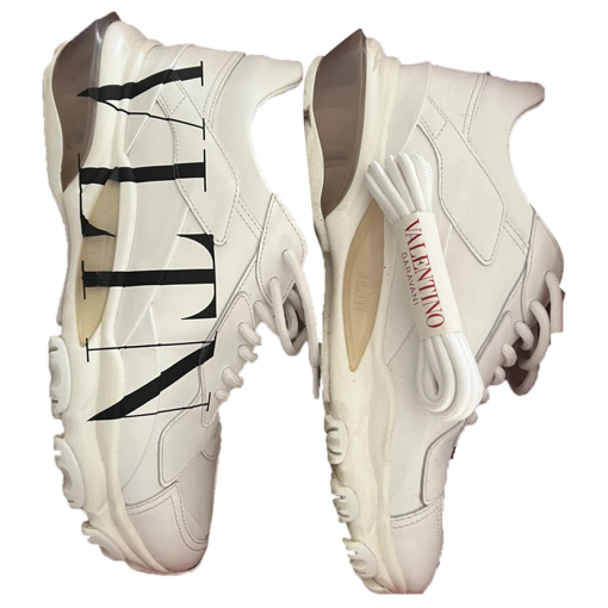 Pre-owned Valentino Garavani Leather Trainers In White