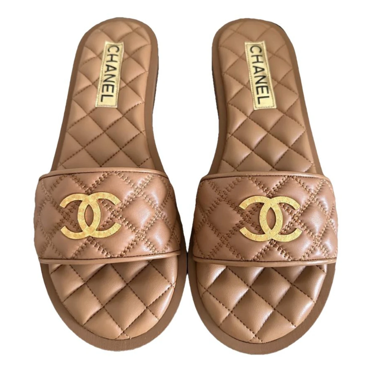 Pre-owned Chanel Leather Flip Flops In Camel