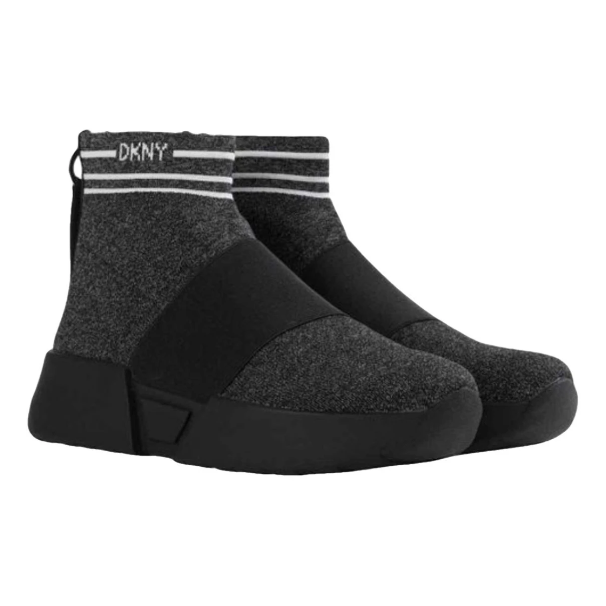 Pre-owned Dkny Cloth Trainers In Black