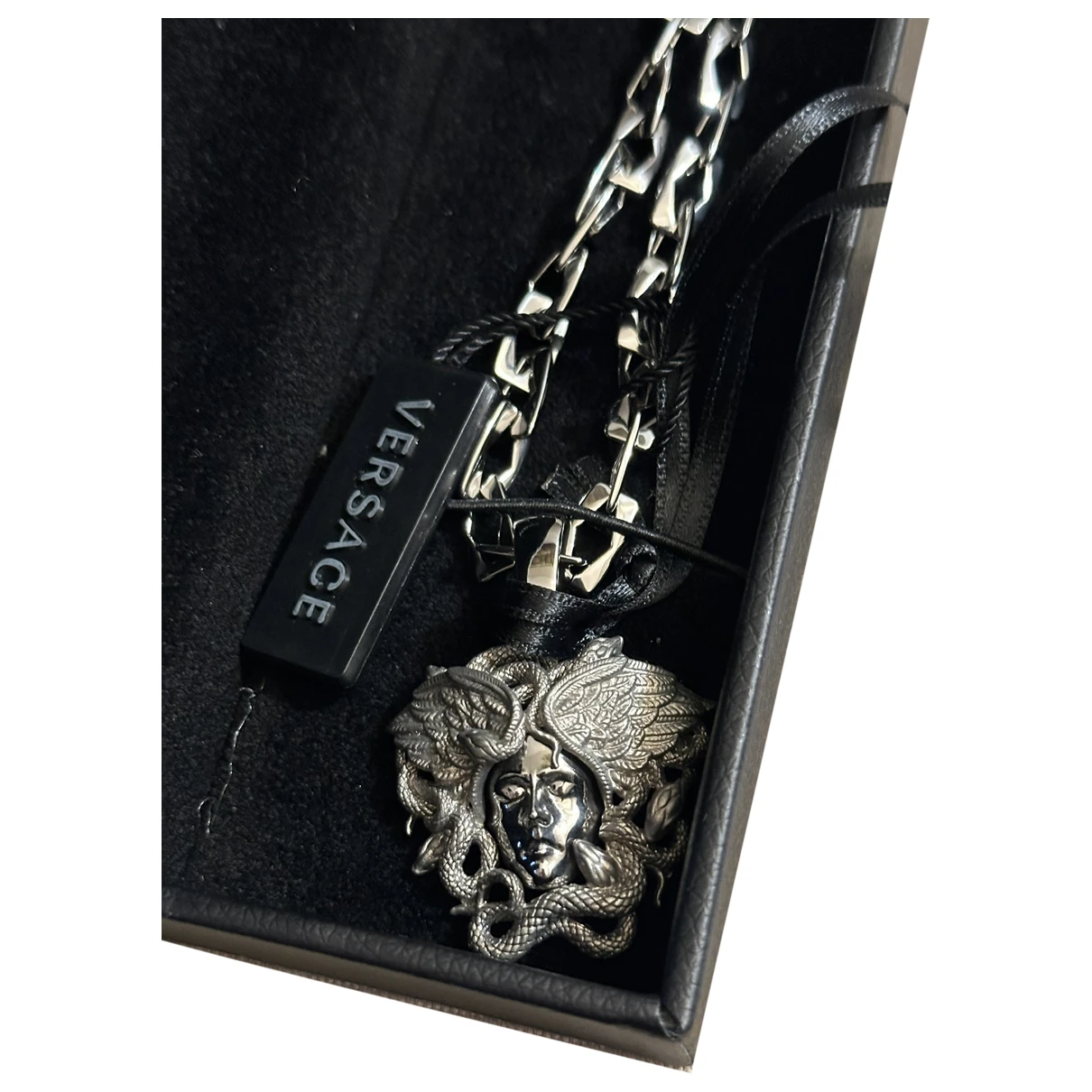 Pre-owned Versace Medusa Necklace In Silver