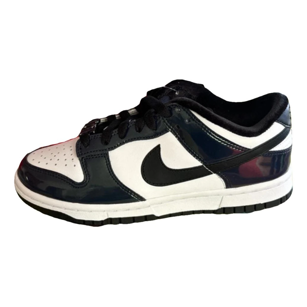 Pre-owned Nike Sb Dunk Low Patent Leather Trainers In Black
