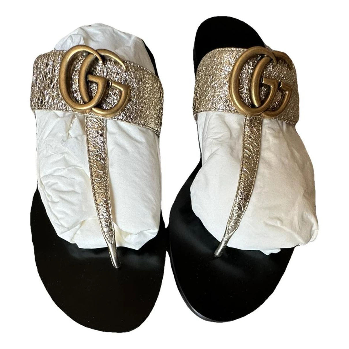 Pre-owned Gucci Leather Flip Flops In Metallic