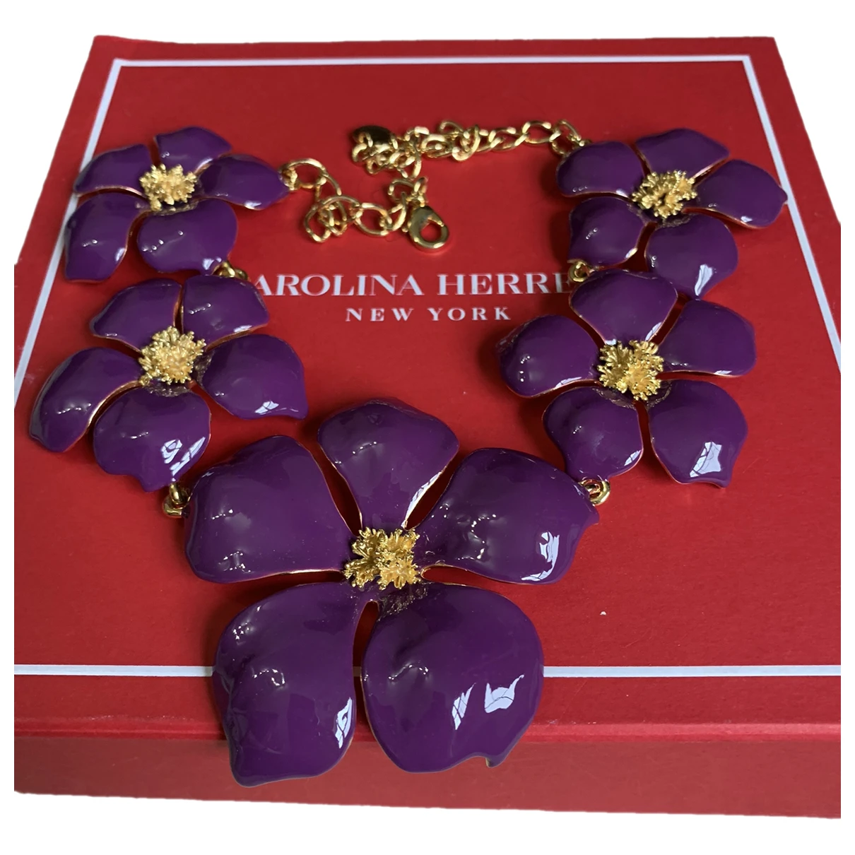 Pre-owned Carolina Herrera Necklace In Purple