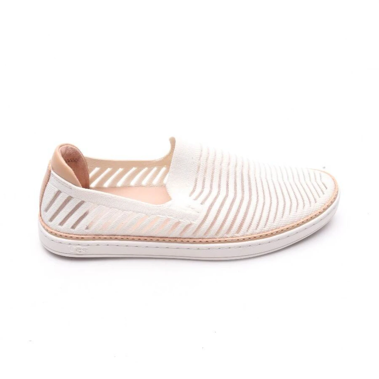 Pre-owned Ugg Cloth Flats In White