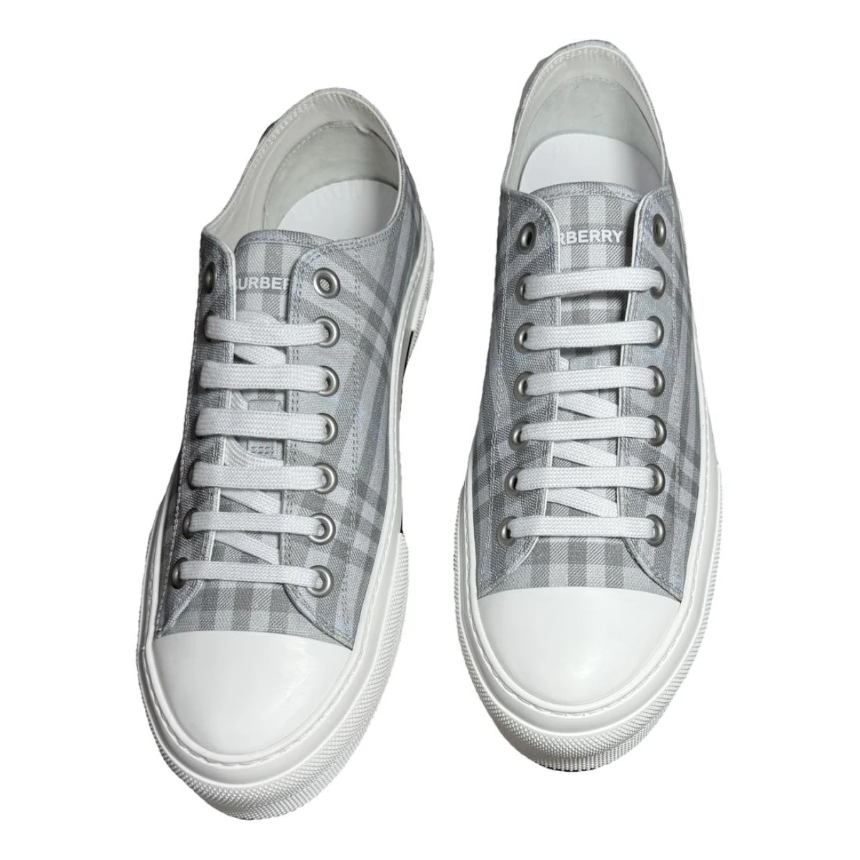 Pre-owned Burberry Cloth Low Trainers In Grey