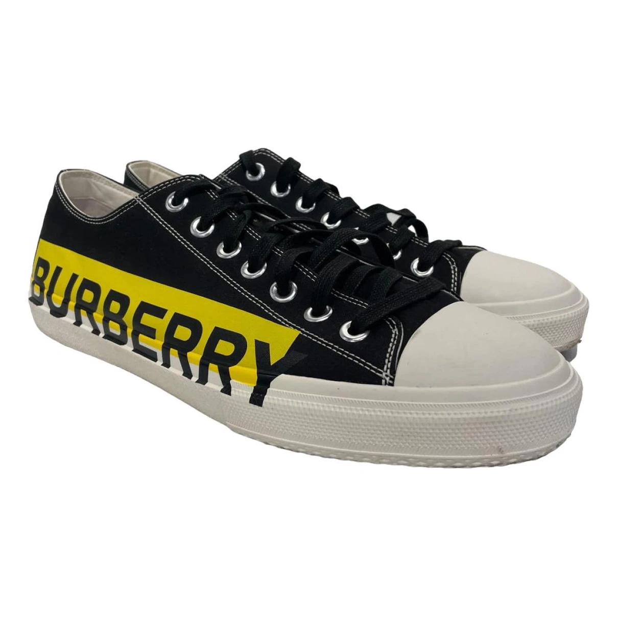 Pre-owned Burberry Low Trainers In Black