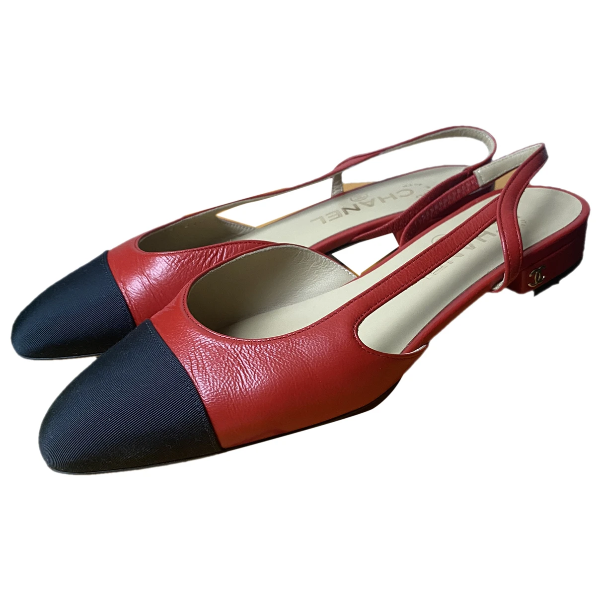 Pre-owned Chanel Leather Flats In Red