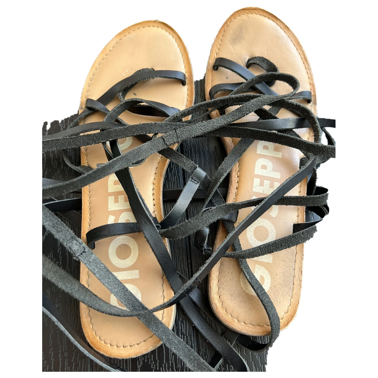 Pre-owned Gioseppo Leather Flip Flops In Black