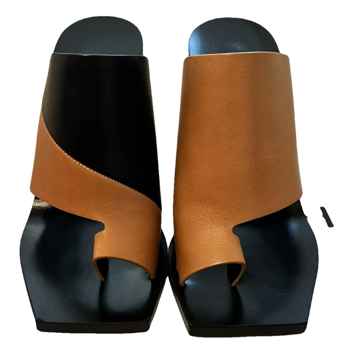 Pre-owned Givenchy Leather Mules In Black