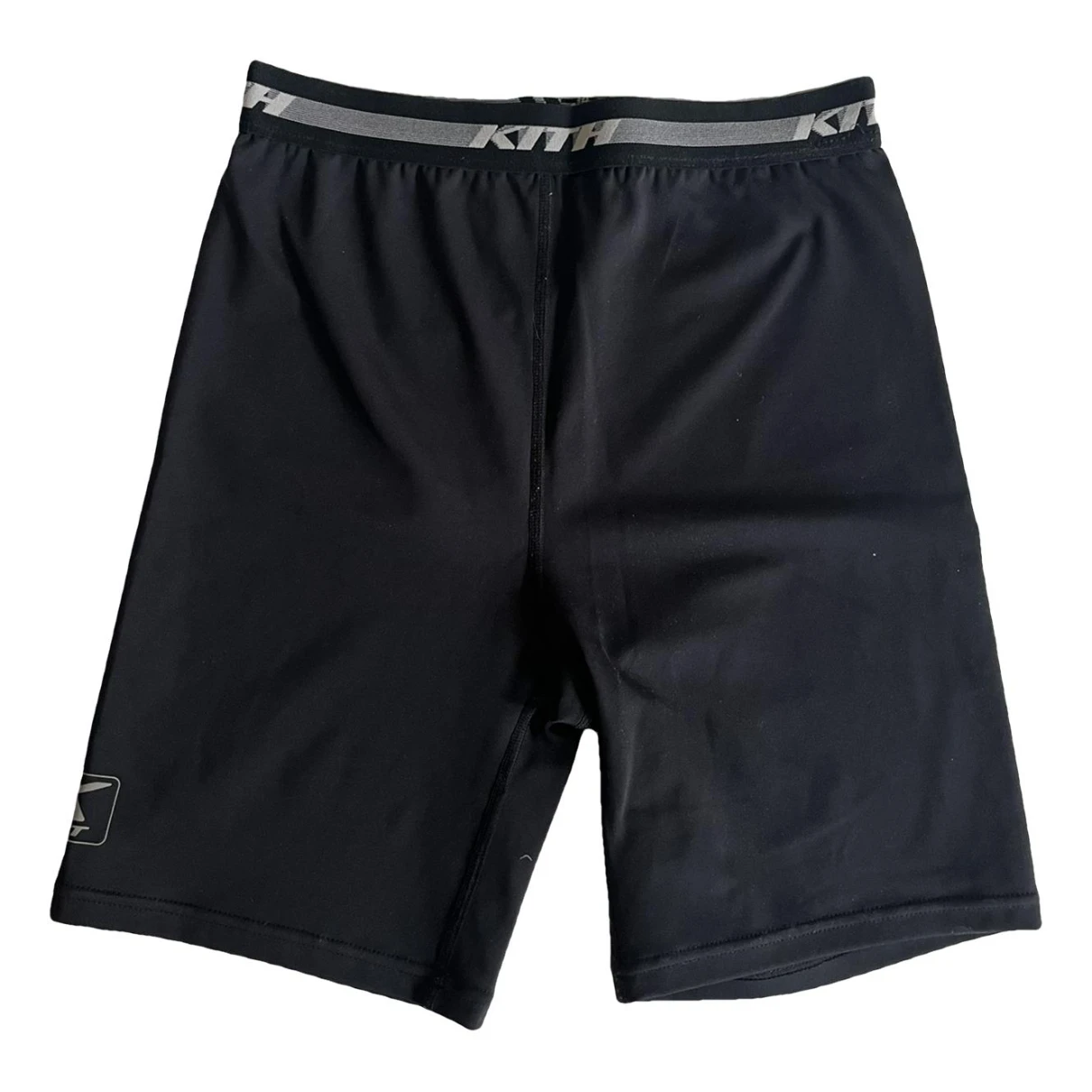 Pre-owned Kith Shorts In Black