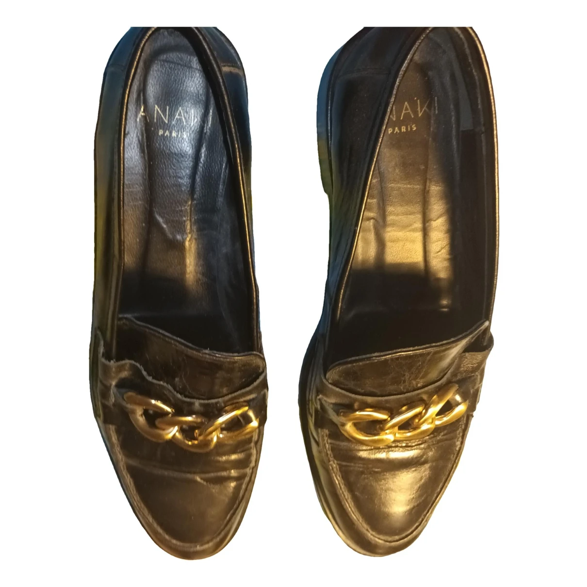 Pre-owned Anaki Leather Flats In Black