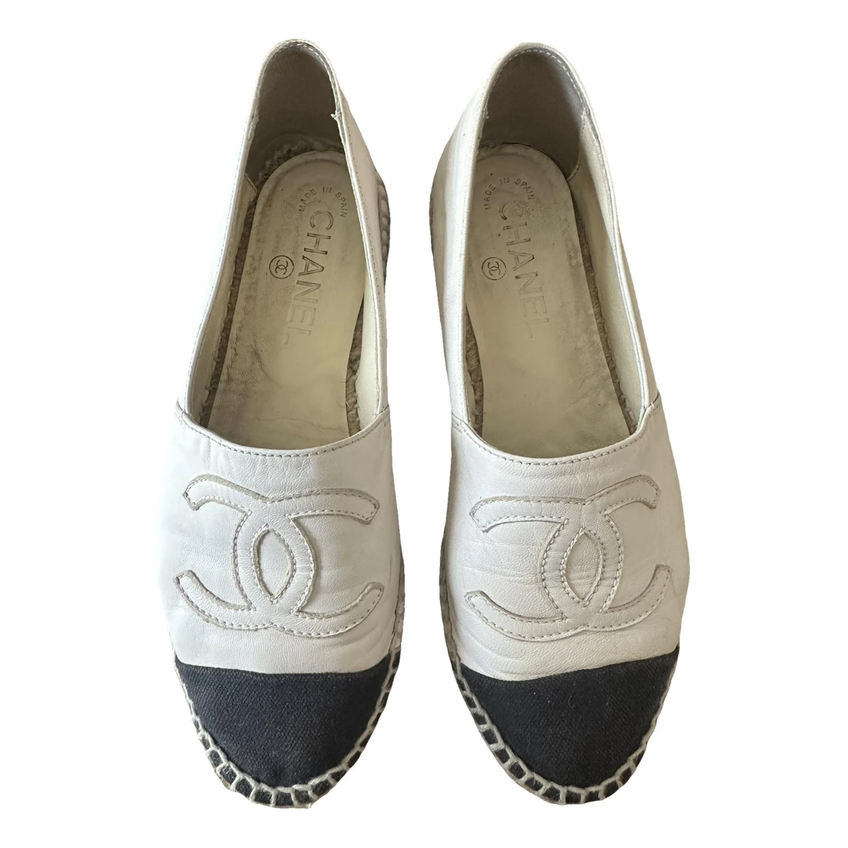 Pre-owned Chanel Leather Espadrilles In Ecru