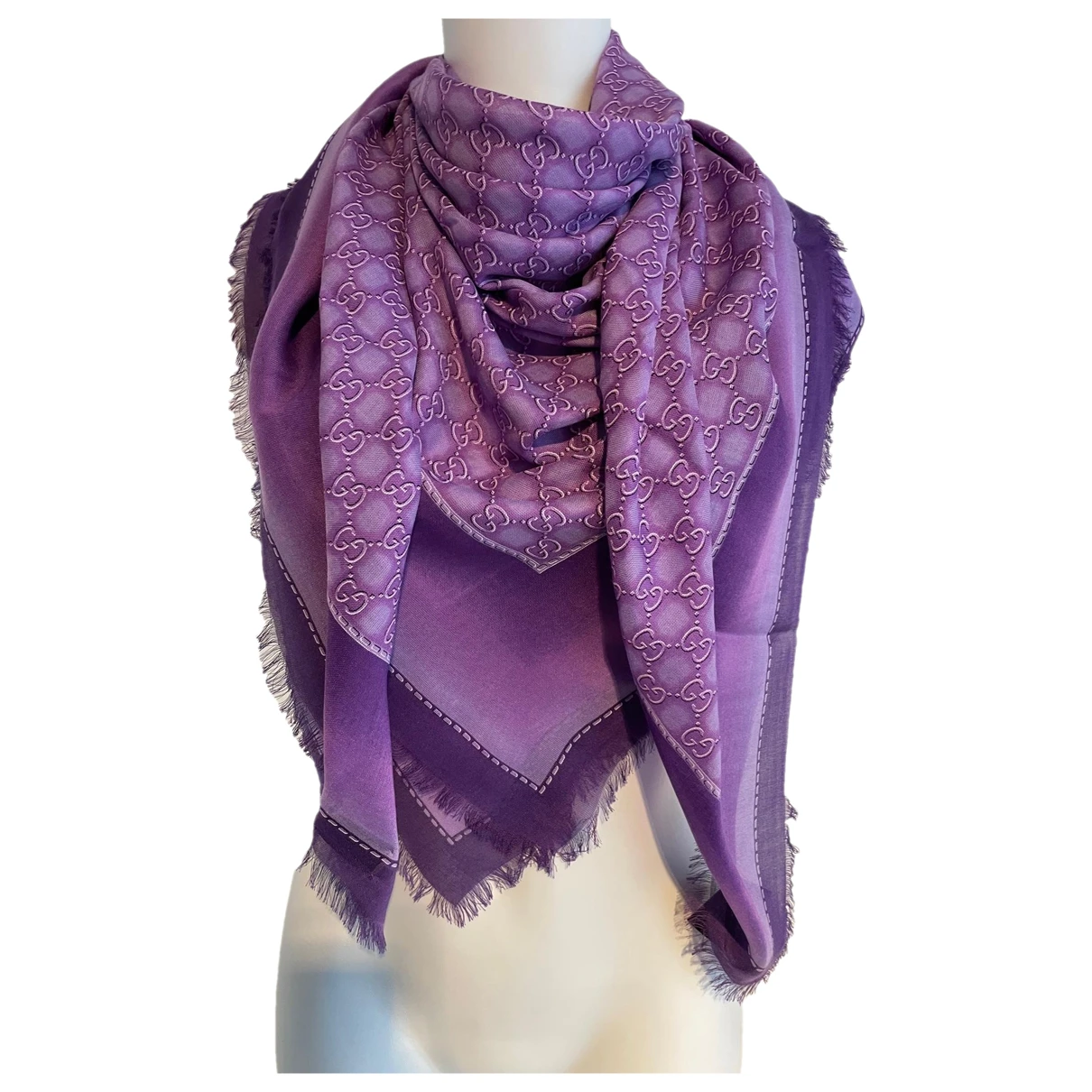Pre-owned Gucci Scarf In Purple