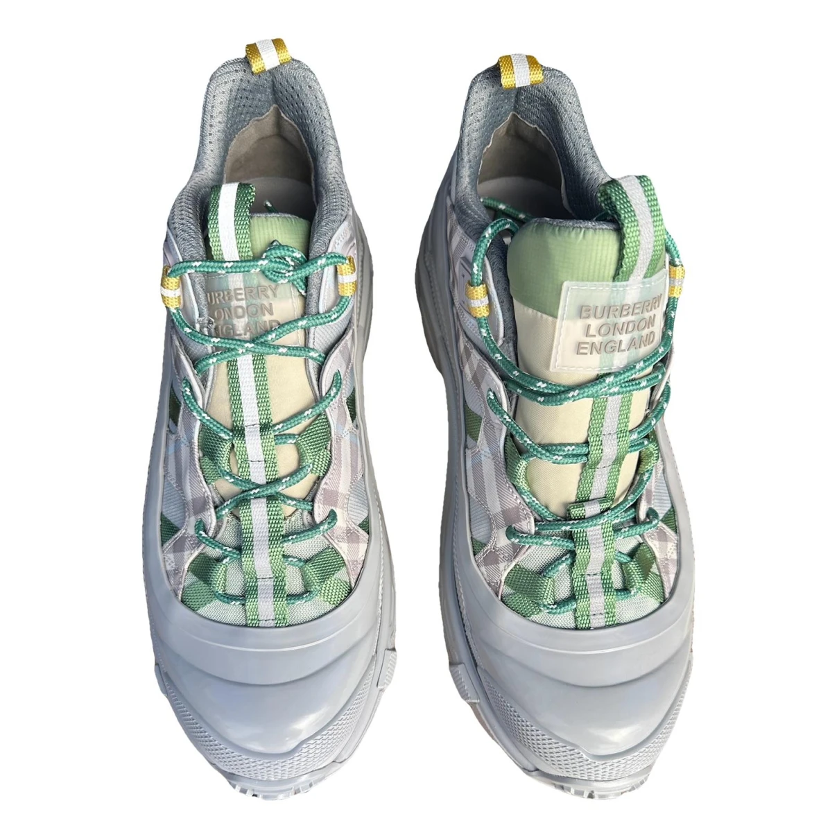 Pre-owned Burberry Arthur Low Trainers In Green