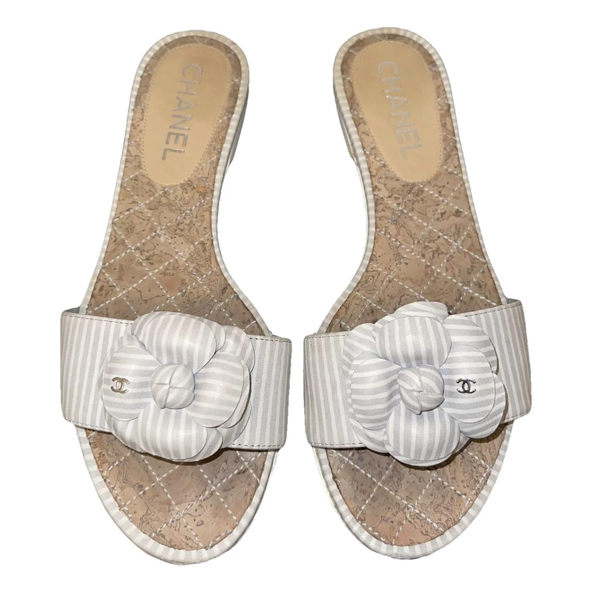 Pre-owned Chanel Leather Flip Flops In White