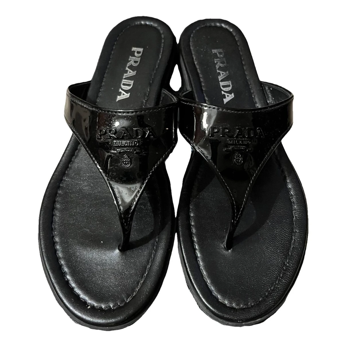 Pre-owned Prada Patent Leather Flip Flops In Black